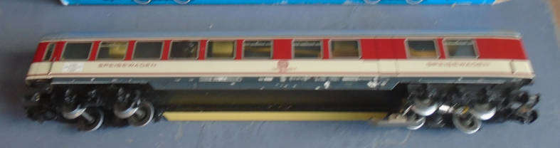 MARKLIN HO SCALE - DB EXPRESS RESTAURANT WAGON W/TAILIGHTS, BOXED