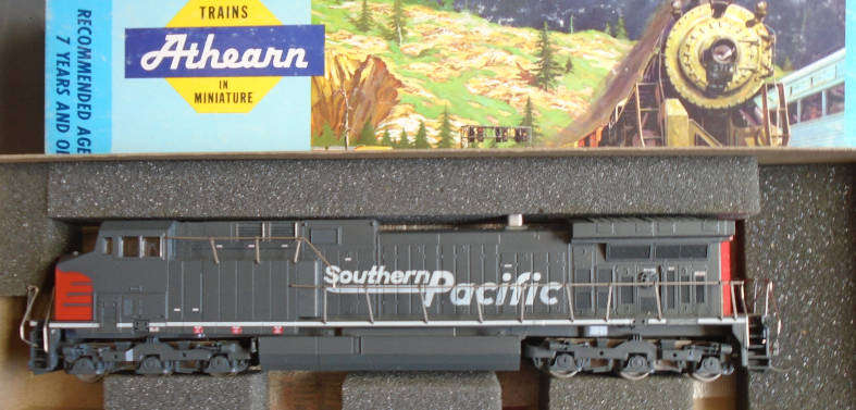 ATHEARN HO SCALE - AC4400 SOUTHERN PACIFIC DIESEL LOCO, BOXED