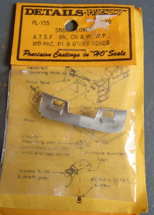 DETAILS WEST HO SCALE - PL-155 SNOW PLOUGH, ATSF, BN, CF, & OTHERS, IN PKT