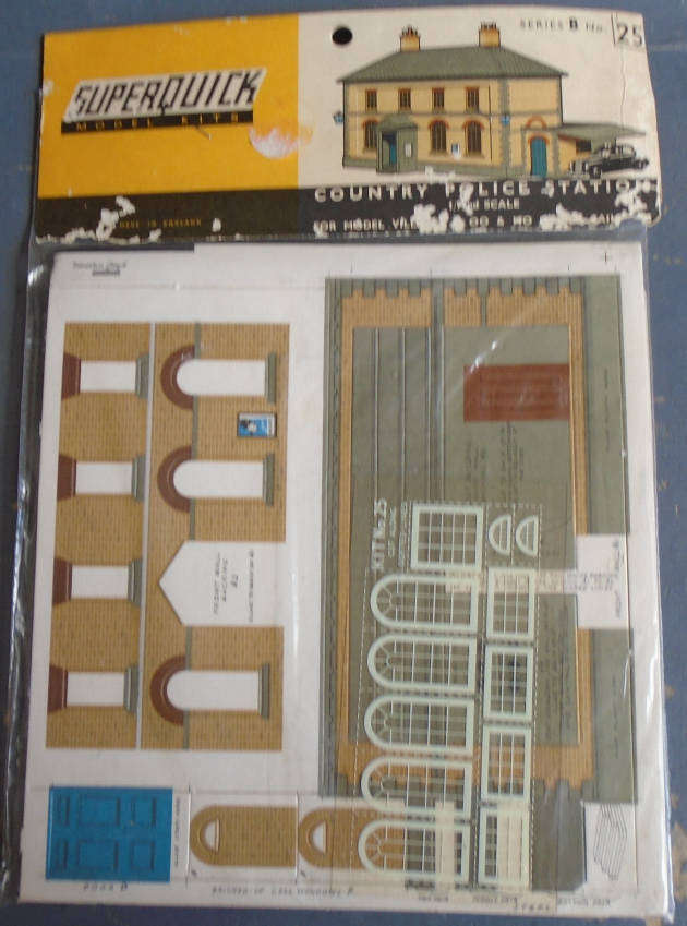 SUPER QUICK KITS HO/OO SCALE - COUNTRY POLICE STATION, IN PKT