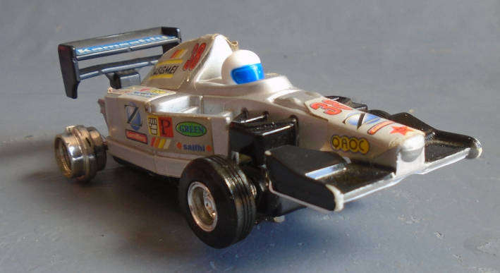 CHAD VALLEY 1/43 SCALE - SLOT CAR, MISSING 1 X TYRE