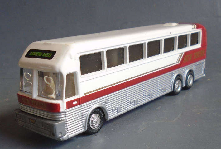 ROAD CHAMPS 1/87 HO SCALE -SUN TOURS EAGLE PASSENGER COACH
