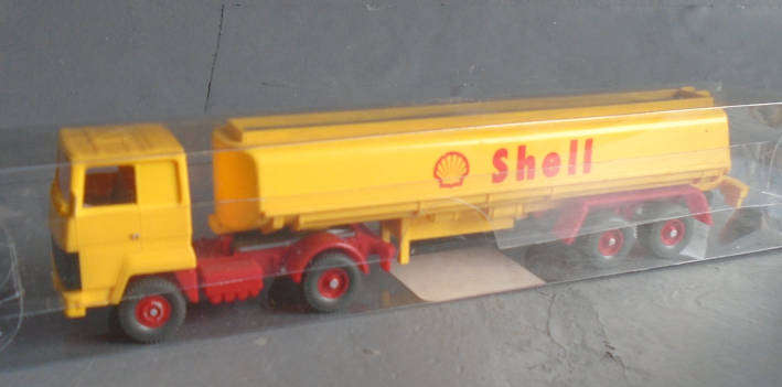 WIKING HO SCALE -SHELL TANKER TRUCK, BOXED