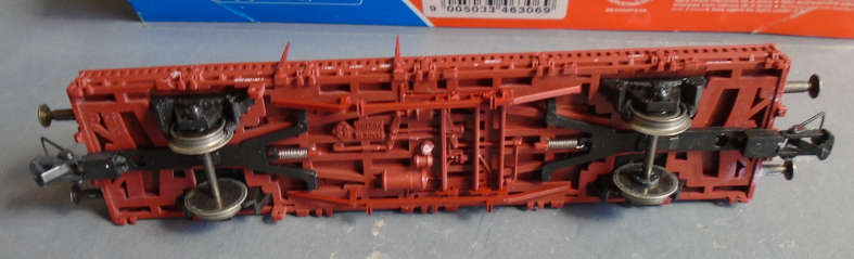 ROCO HO SCALE - SATAKE WAGON, SOME STAKES DAMAGED, BOXED