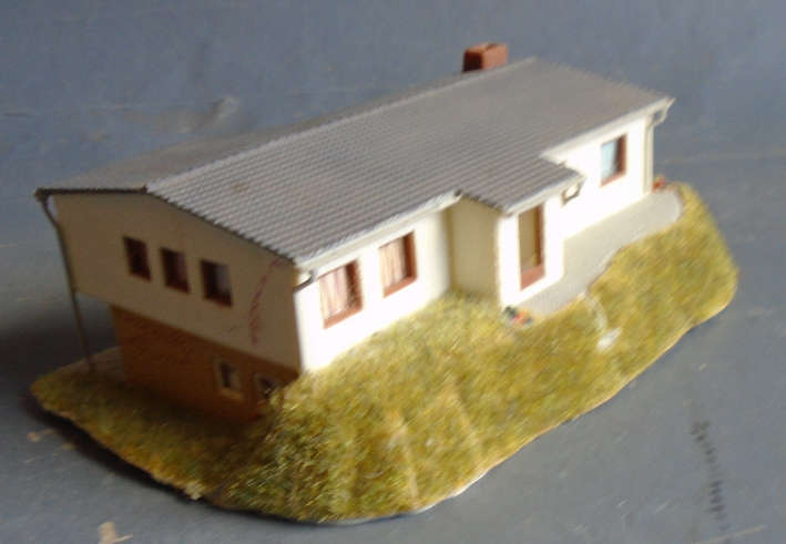 VOLLMER N SCALE - DOUBLE STORY HOUSE, FOOTPRINT 110 X 70 mm