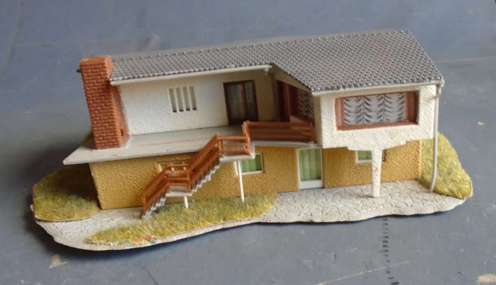 VOLLMER N SCALE - DOUBLE STORY HOUSE, FOOTPRINT 110 X 70 mm