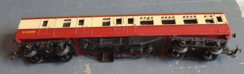 TRI-ANG OO SCALE - PASSENGER COACH
