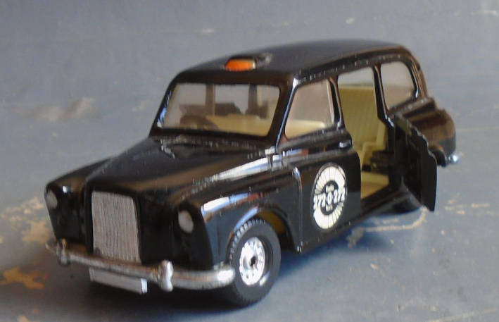 CORGI 1/36 SCALE - AUSTIN LONDON TAXI