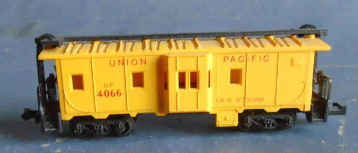 N SCALE - UP CABOOSE
