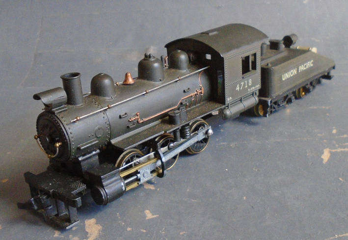 ROUNDHOUSE HO SCALE - UP 0-6-0 STEAM LOCO & TENDER, BOXED