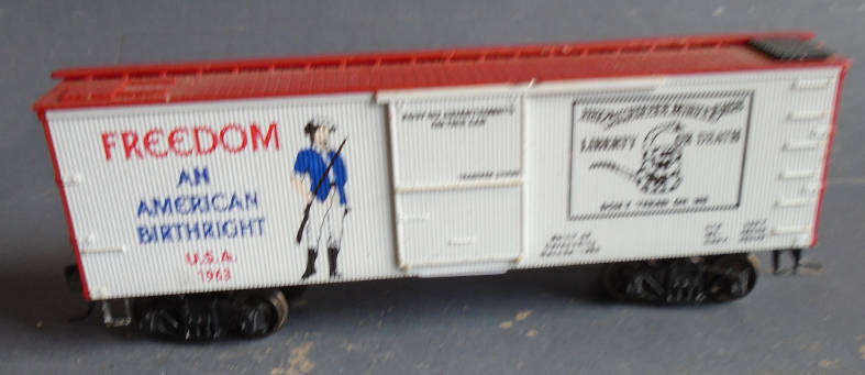 ROUNDHOUSE HO SCALE - FREEDOM USA 1963 GOODS WAGON