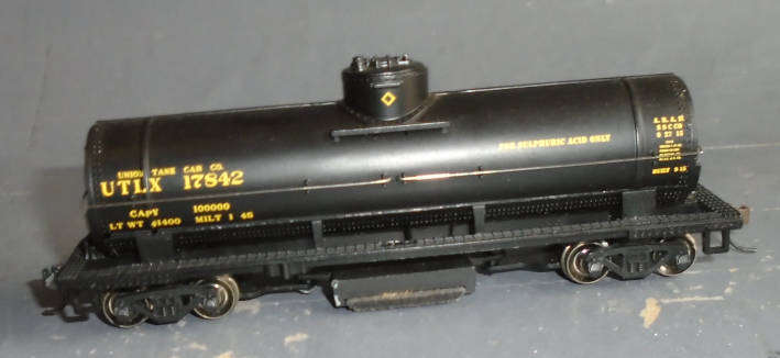 BACHMANN HO SCALE - UTLX TRACK CLEANING TANK WAGON