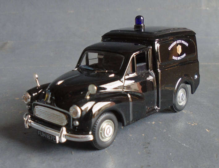 VANGUARDS 1/43 SCALE - MORRIS MINOR VAN, POLICE DOG UNIT, BOXED, LTD ED.