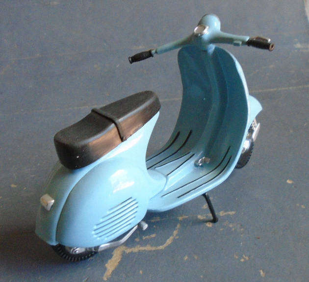 VESPA SCOOTER, 1997 COLLECTOR EDITION, 3 1/2 X 2 1/2 X 1 3/4", BOXED