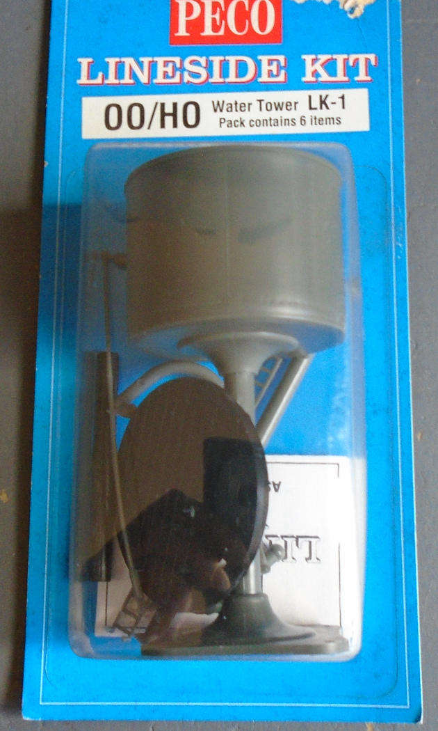 PECO HO SCALE - WATER TOWER, CARDED