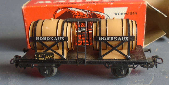 MARKLIN HO SCALE -WINE BARREL WAGON, BOXED