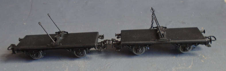 MARKLIN HO SCALE - 2 X WOOD WAGONS