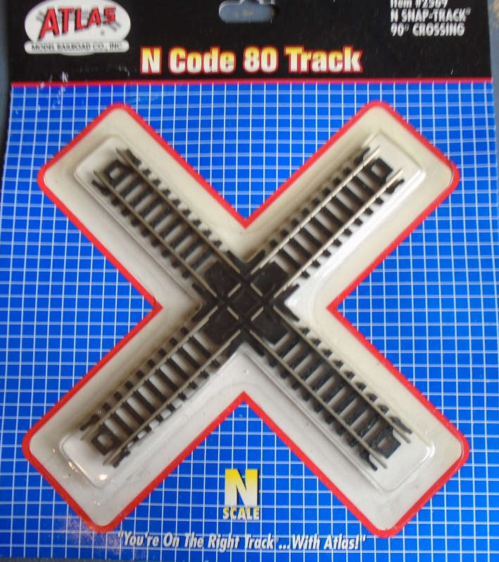 ATLAS N SCALE - 90 DEG CROSSING, CARDED