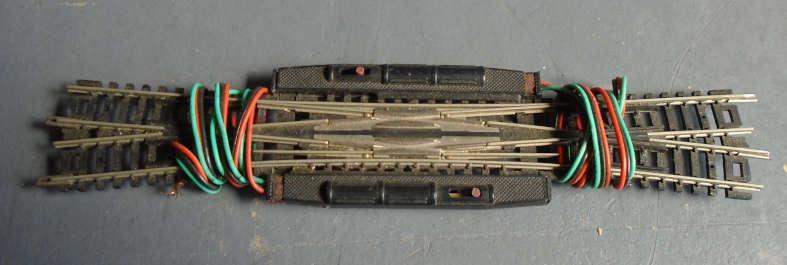 ATLAS N SCALE - DOUBLE ELECTRIC CROSSING, TESTED WORKING