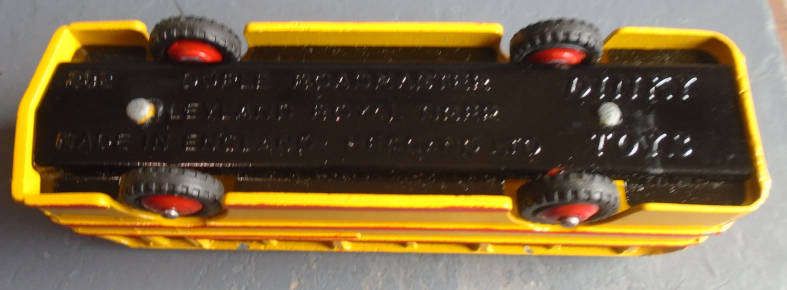 DINKY - LEYLAND ROYAL TIGER BUS