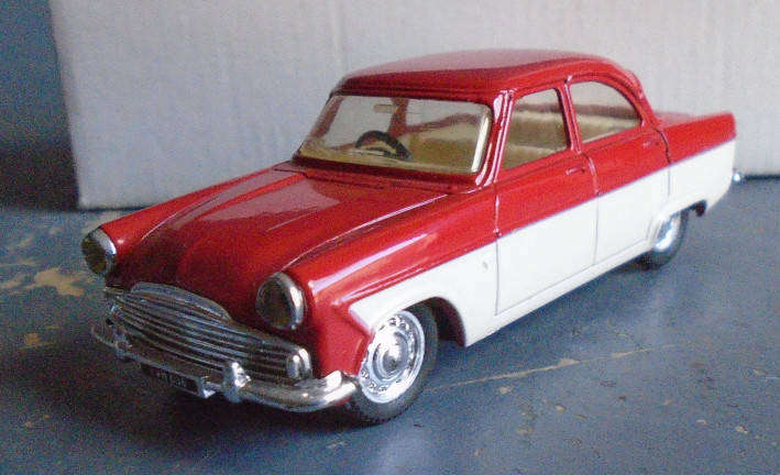 CORGI 1/43 SCALE - FORD ZODIAC Mk2