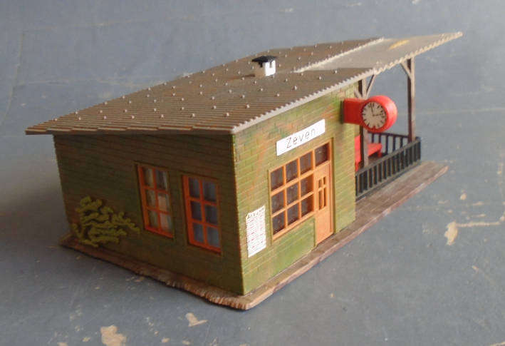 FALLER HO SCALE - COUNTRY STATION FOOTPRINT 120 X 80mm