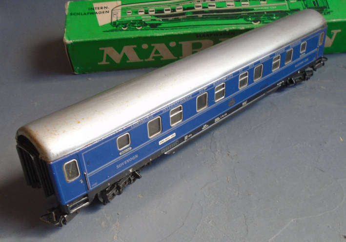 MARKLIN HO SCALE - SDLEEPING CAR,MARKS ON ROOF, BOXED