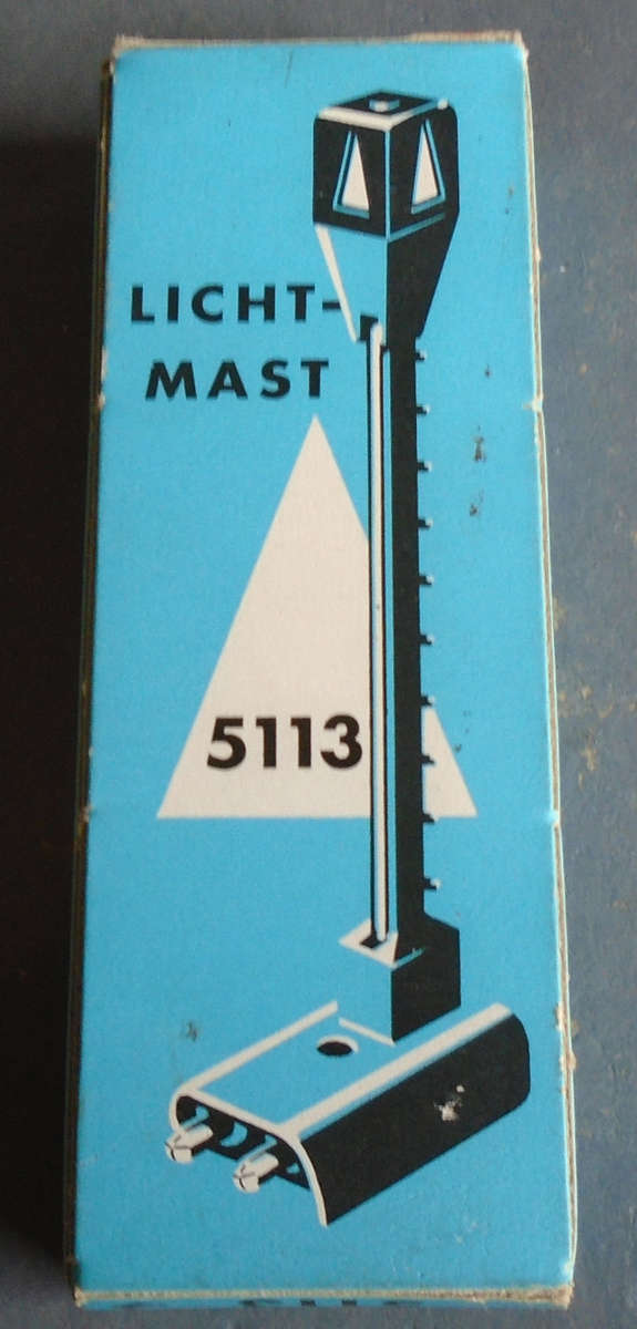 MARKLIN HO SCALE - 5113 LIGHT MAST, BOXED, NEW OLD STOCK NEEDS TLC
