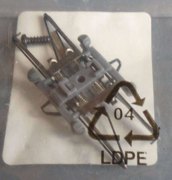 PIKO HO SCALE - PANTOGRAPH