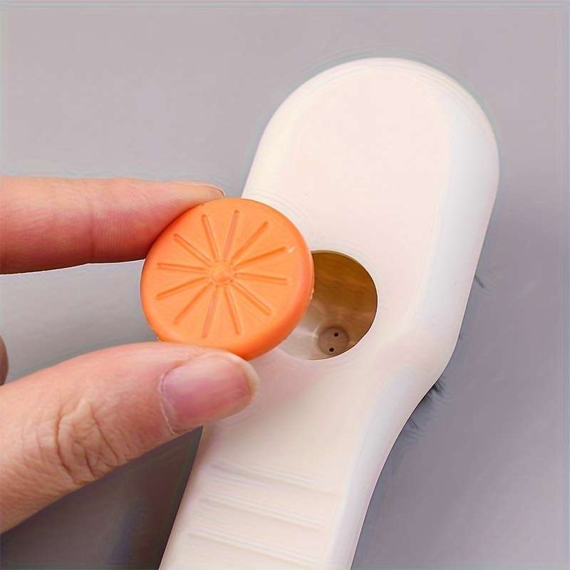 Luxury Soft-Bristle Shoe Brush With Liquid Container