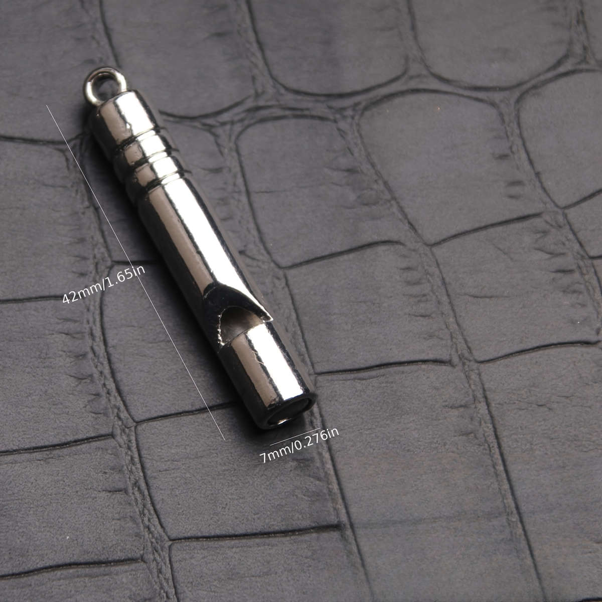1 Piece Titanium Alloy Emergency Whistle