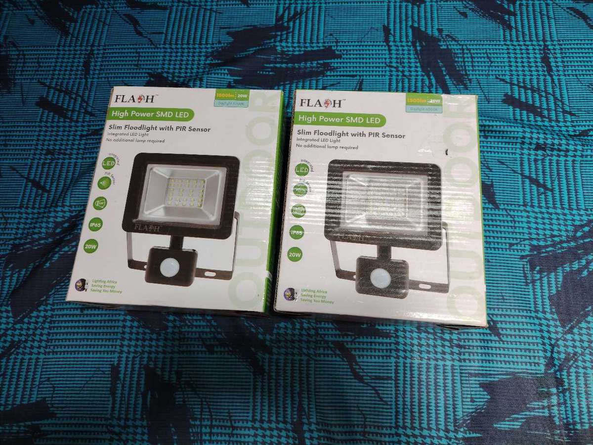 Floodlight with PIR sensor *NEW*