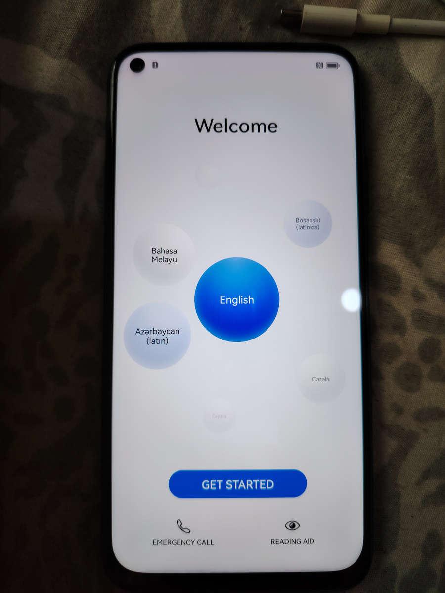 HUAWEI P40 lite *Excellent condition* + 4 COVERS + BOX & Charger