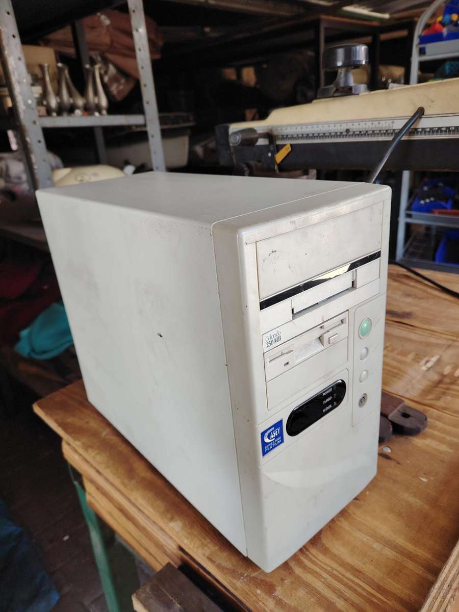 Vintage computer Pentium series 5000