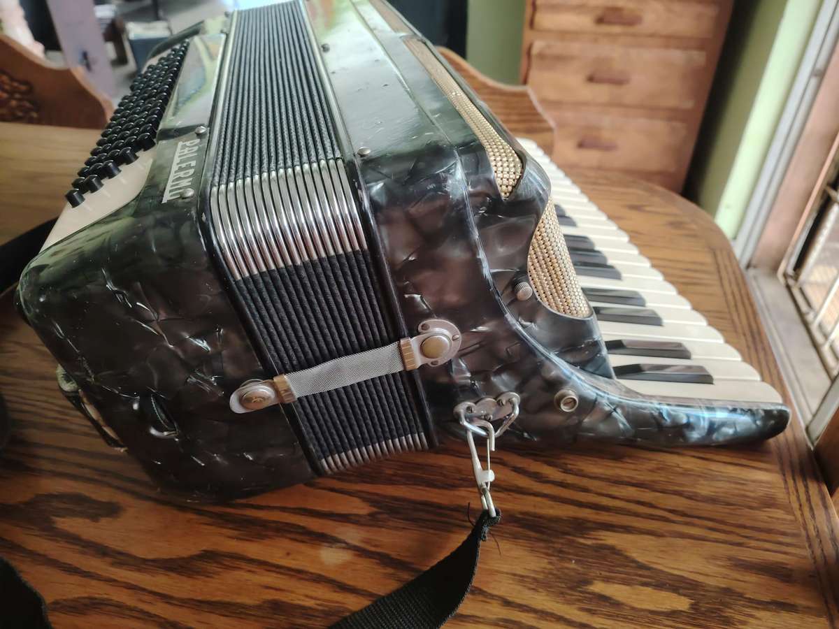 Palermo Accordion * STUNNING *
