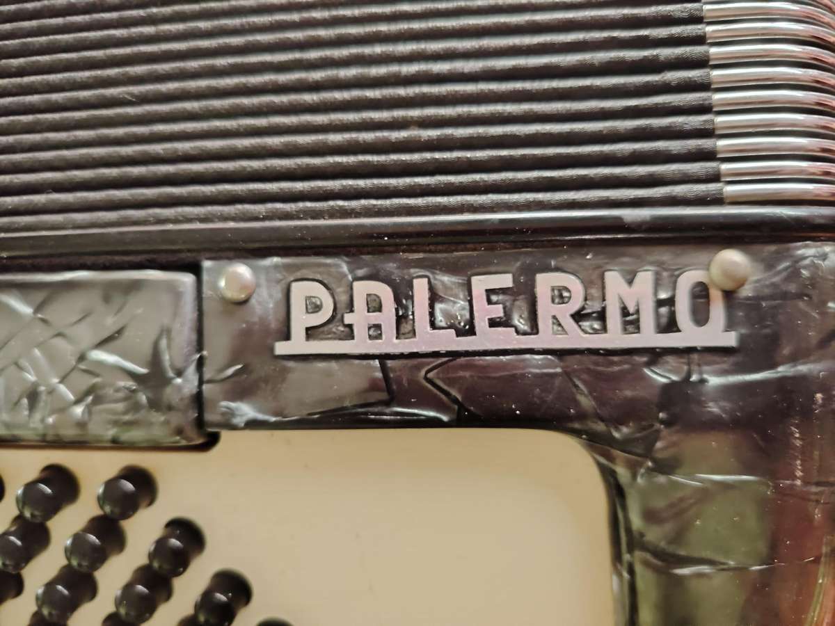 Palermo Accordion * STUNNING *