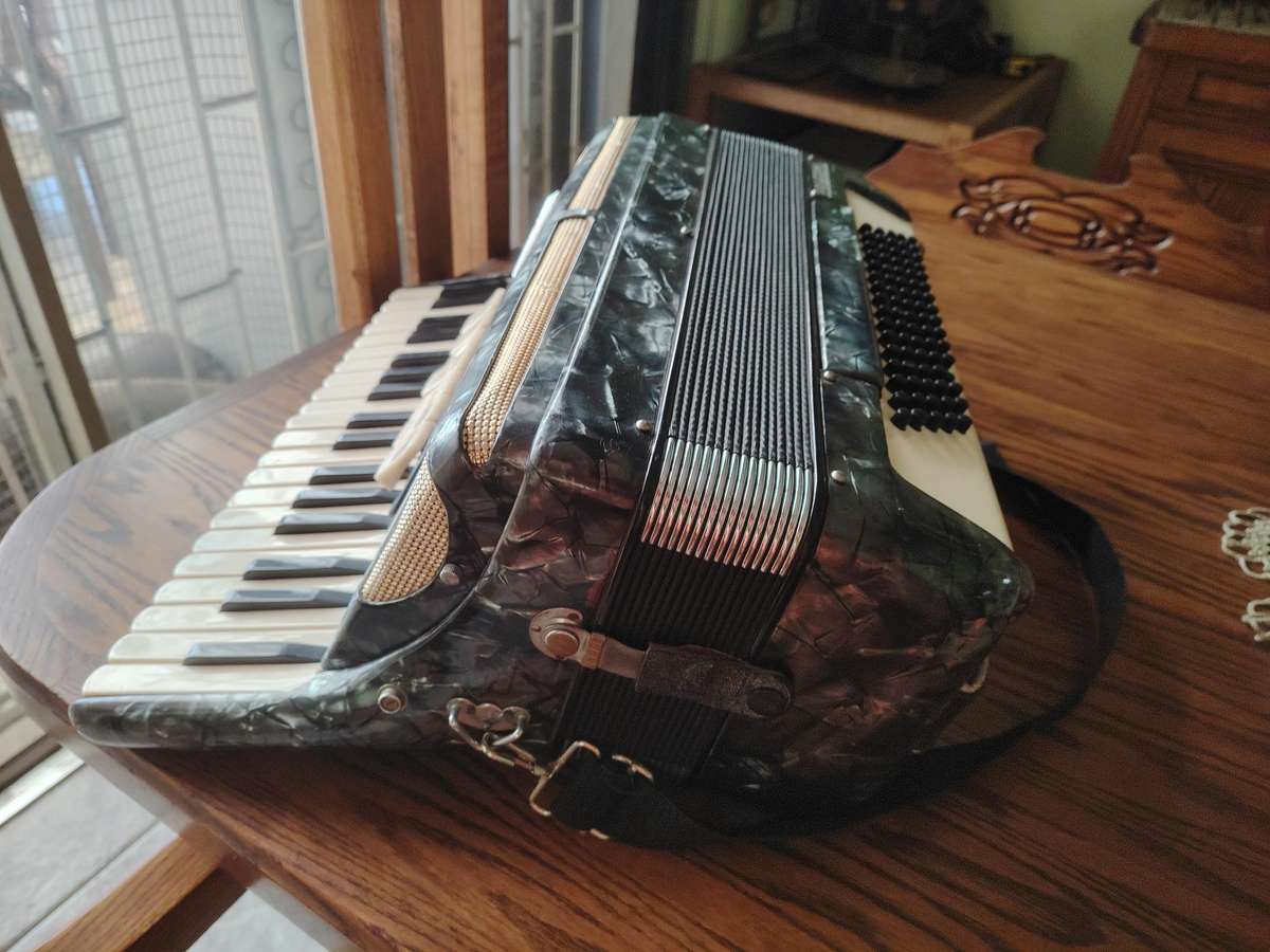 Palermo Accordion * STUNNING *