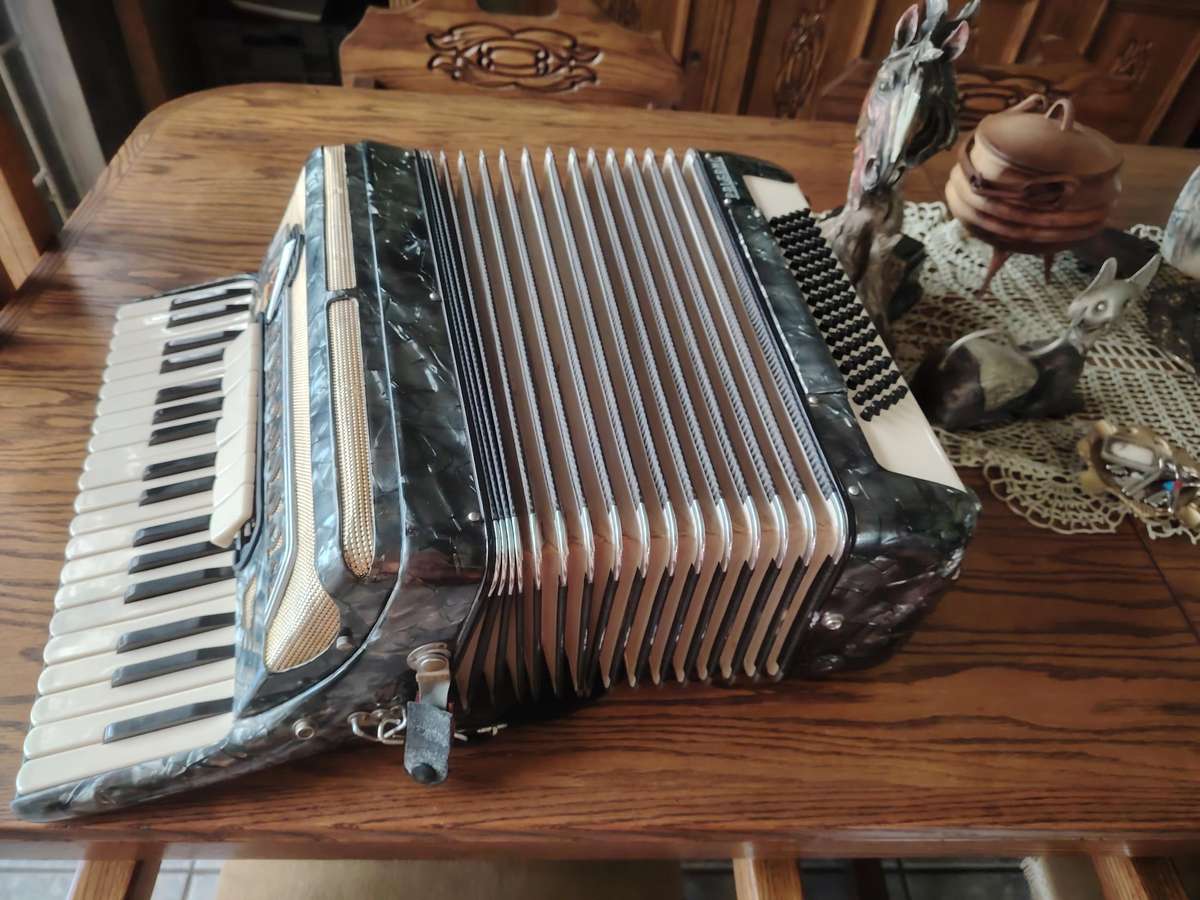 Palermo Accordion * STUNNING *
