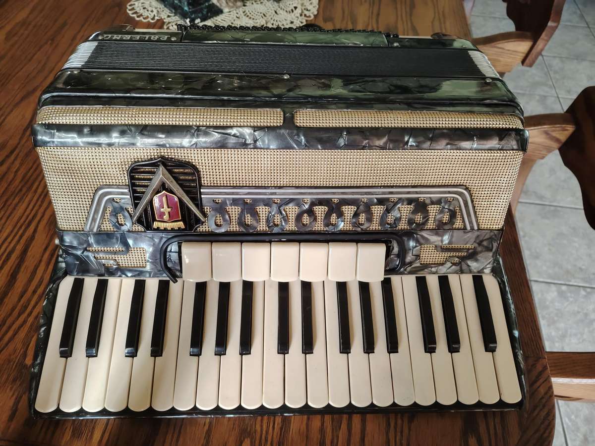 Palermo Accordion * STUNNING *