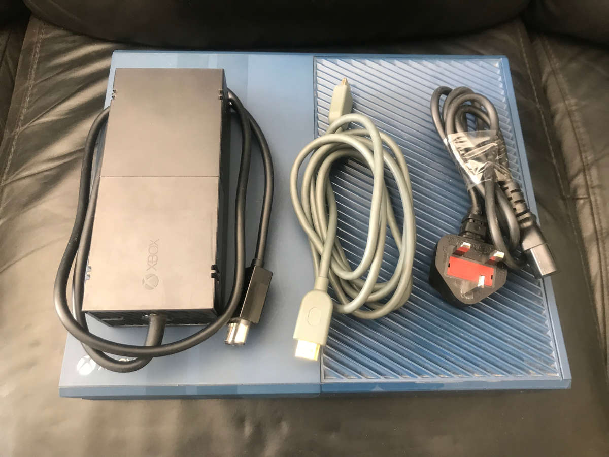 Xbox One Limited Edition 1TB Forza Motorsport 6