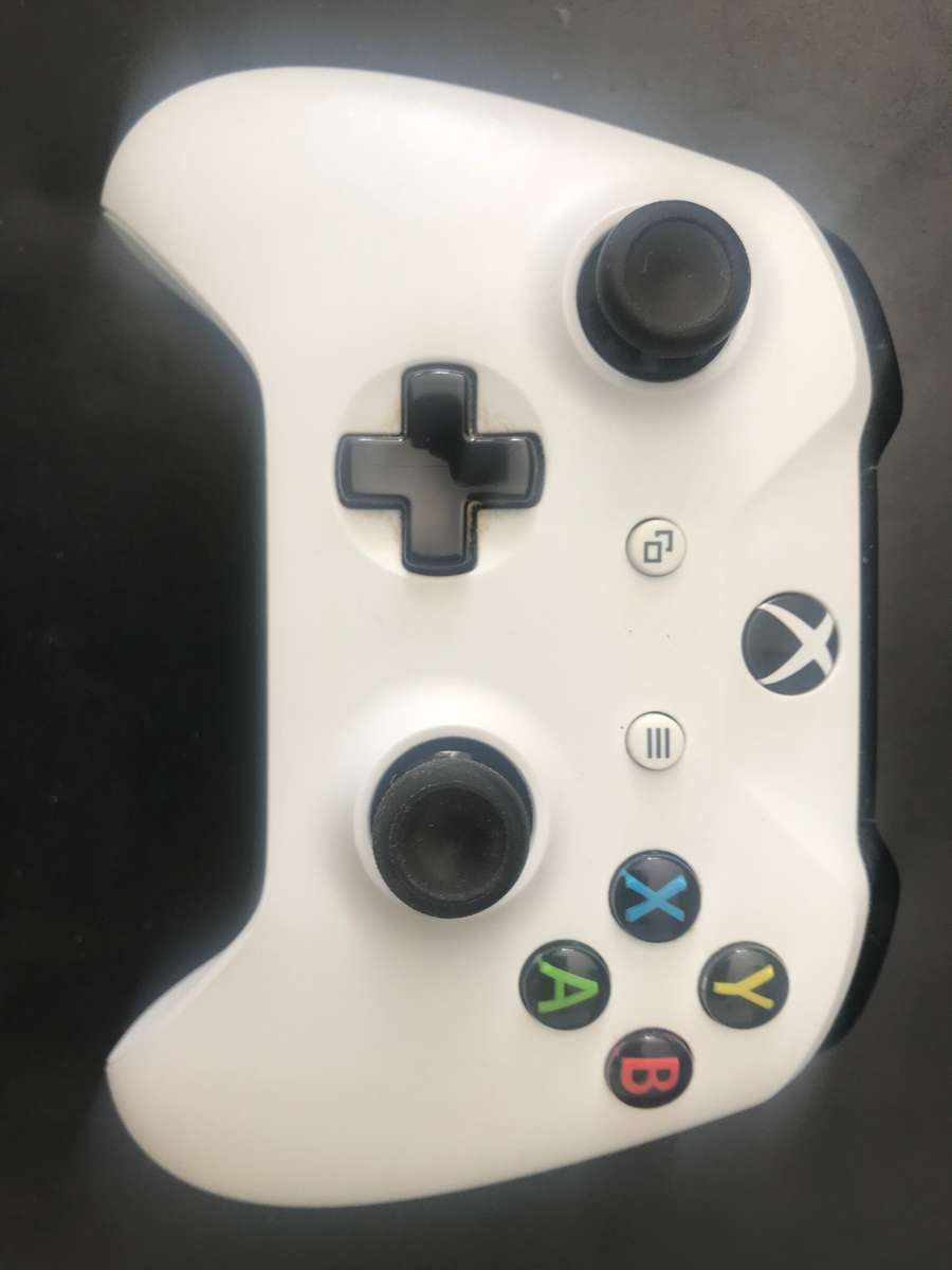 Xbox One Limited Edition 1TB Forza Motorsport 6