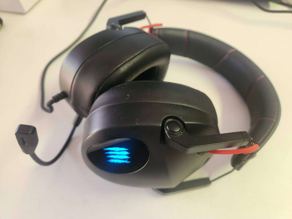 Mad Catz P.I.L.O.T. 5 RGB 7.1 Gaming Headset