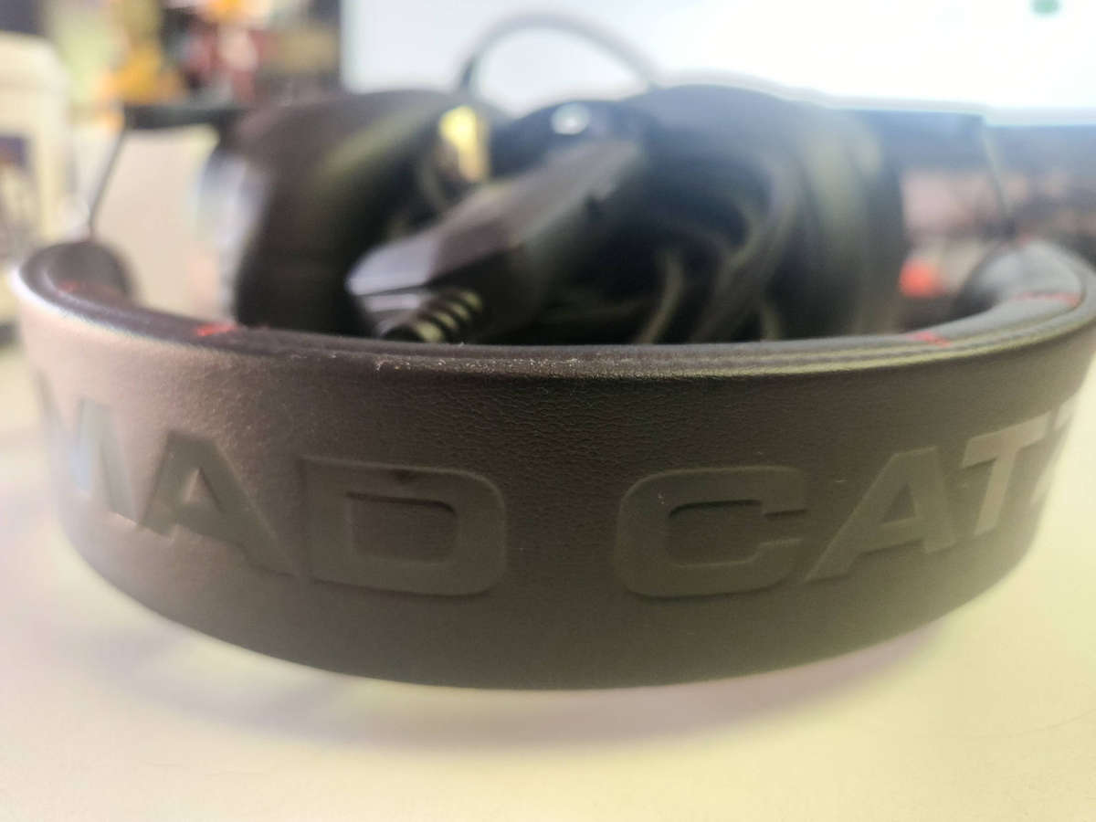 Mad Catz P.I.L.O.T. 5 RGB 7.1 Gaming Headset