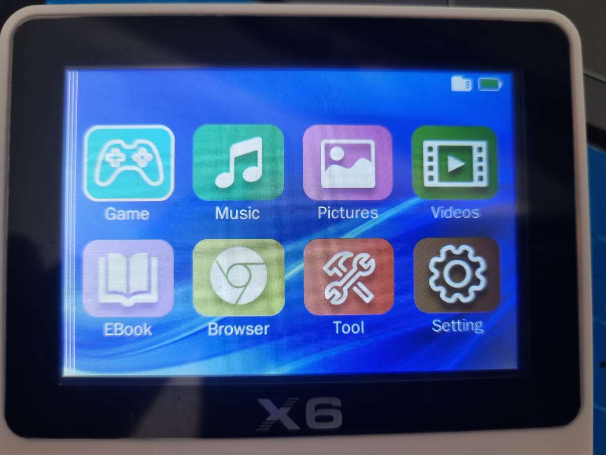 Retro Game Console Built-in 32GB 10000+ Classic Games- White(MINOR LINE ON SCREEN)