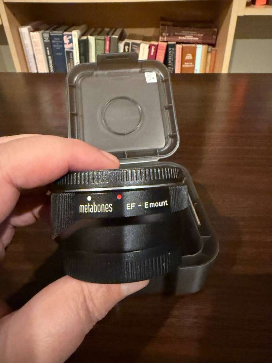 Metabones Canon EF Lens to Sony E-Mount Smart Adapter Mark III