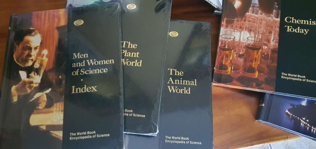World  Books  encyclopaedia of science