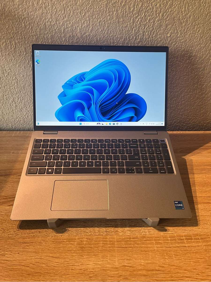 Dell Latitude  5520 Core i7 11th Gen