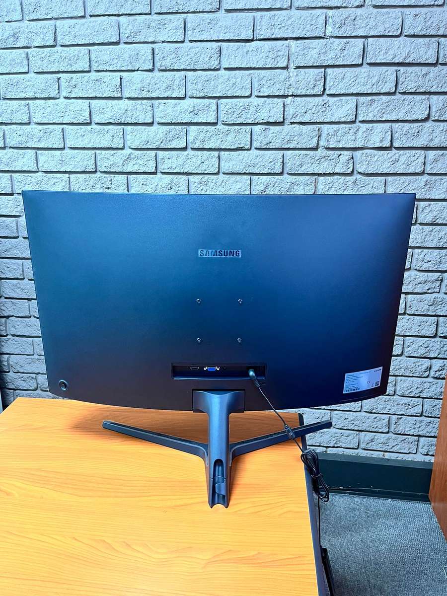 Samsung CR50 32 inch FHD Curved Monitor