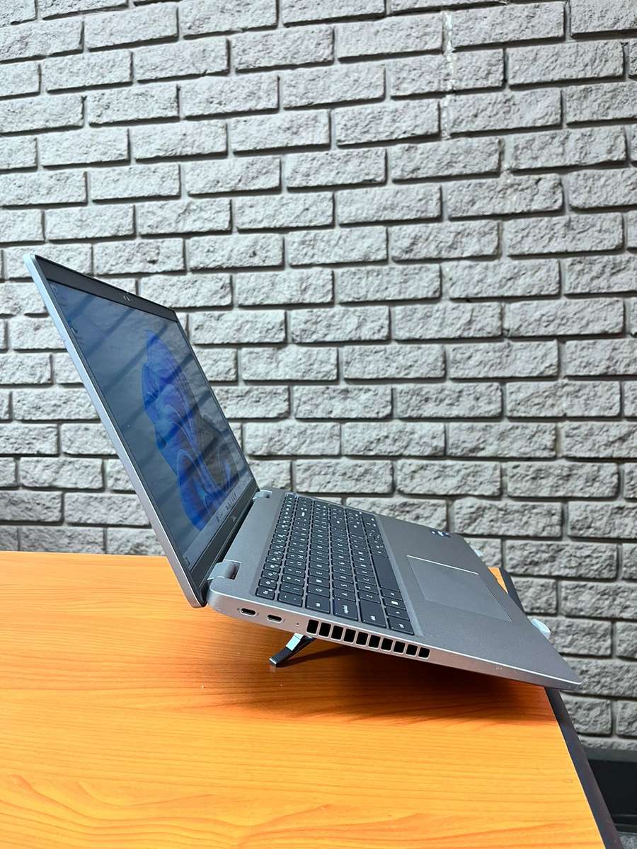 Dell Latitude 5540 Core i7 vPro 13th Gen