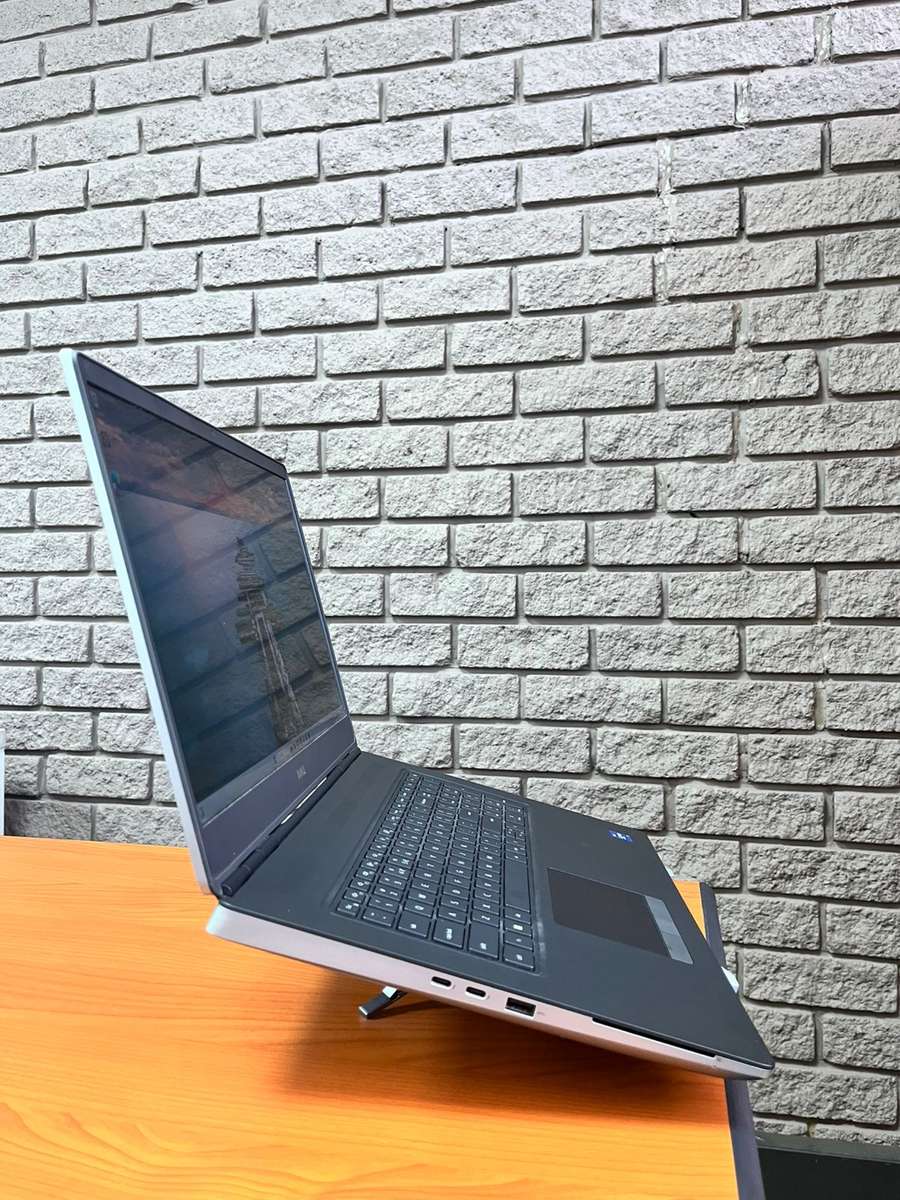 Dell Precision 7760 Core i7 vPro 11th Gen